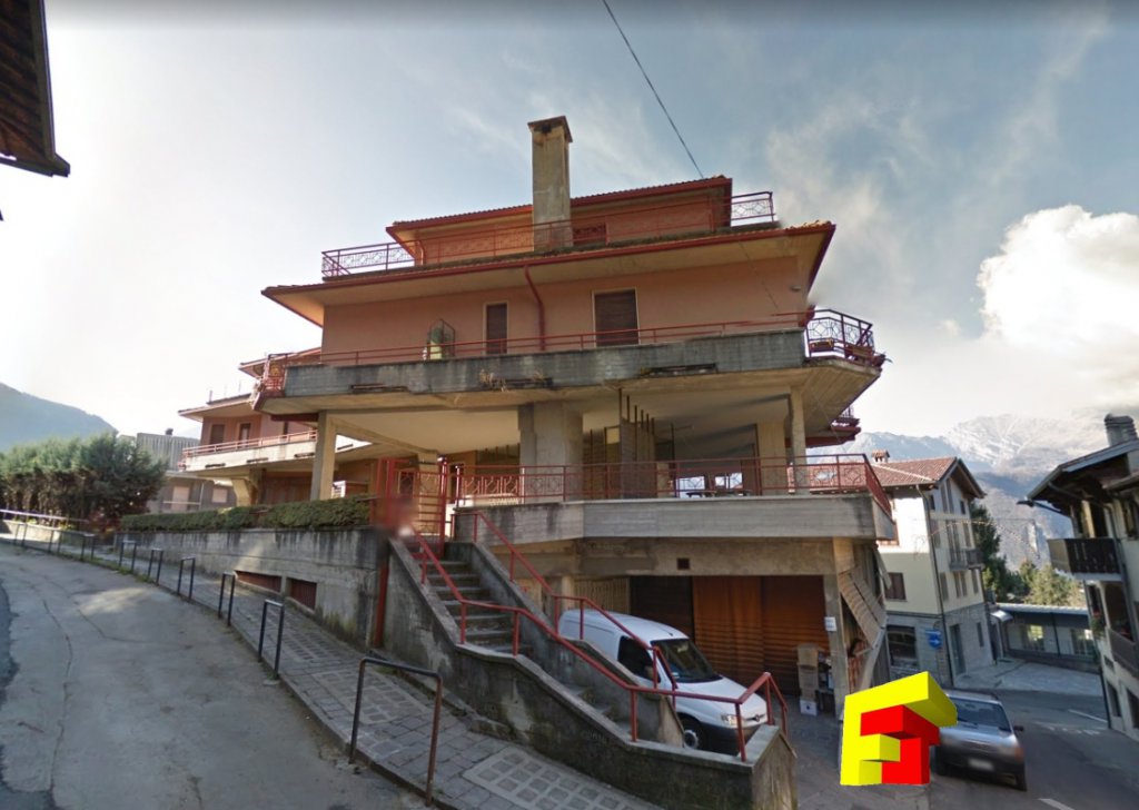 Vendita Appartamenti Cremeno - CREMENO - Ampio bilocale termoautonomo con grande balcone a L su zona giorno e zona notte Località Valsassina